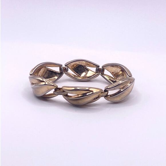 Trifari Chunky Panel Bracelet 7” - Picture 5 of 6